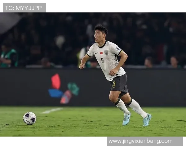 热爱祖国奋力拼搏中国足球球星的成长与奋斗历程