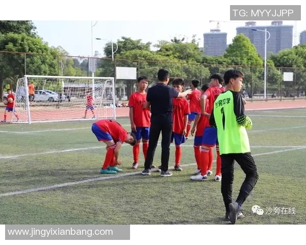 荣成足球俱乐部核心球星引领球队奋勇拼搏再创辉煌征程 荣成足球俱乐部核心球星引领球队奋勇拼搏再创辉煌征程