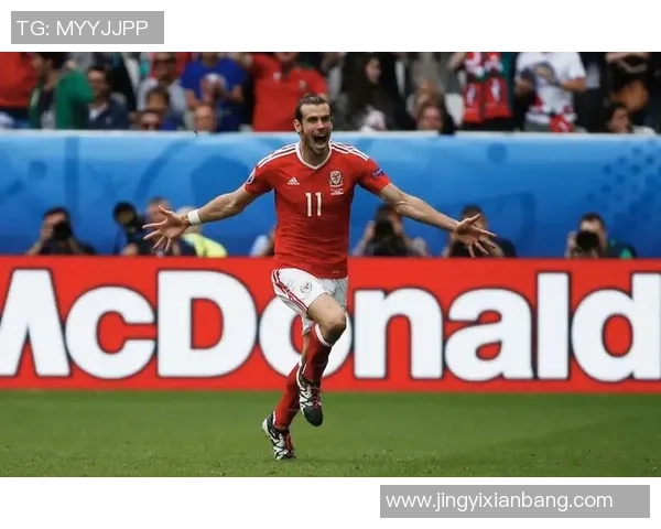 足坛巨星成长之路与荣耀瞬间全面解读 足坛巨星成长之路与荣耀瞬间全面解读